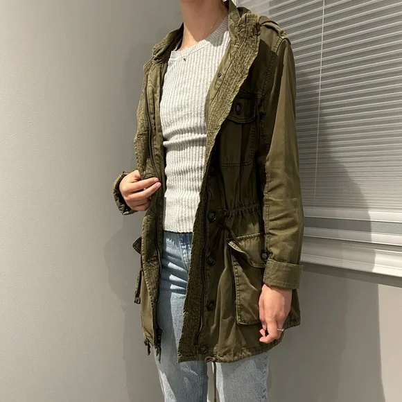 Aritzia - Jacket - Picture 2 of 5